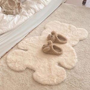 1pc Faux Fur Plush Teddy Bear Shaped Soft, Fluffy And Easy-To-Clean Rug, Suitable For Bedroom, Living Room, Sofa, Coffee Table, Closet, Vanity Area, Tatami Room And Other Spaces, Cozy And Adorable Home Decor Beige